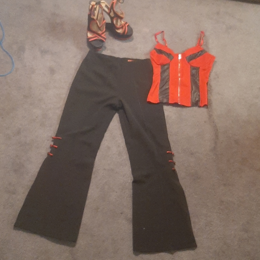 Dress pants,matching top & heeless dress shoes